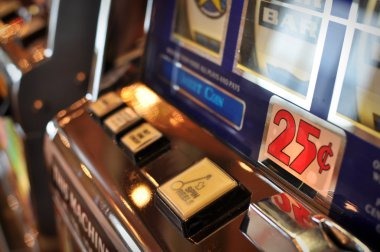 Roulette wheel in HD broadcast with spin animation and real-time payout tracking